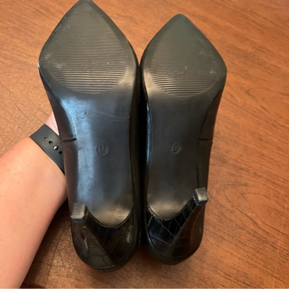 Ann Taylor Black Pointed-Toe Heels – Croc-Embossed Detail, Size 9 - Picture 7 of 7